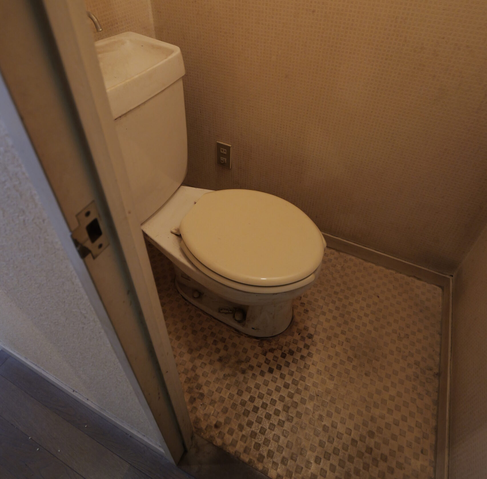 賃貸マンション（トイレリフォーム） BEFORE