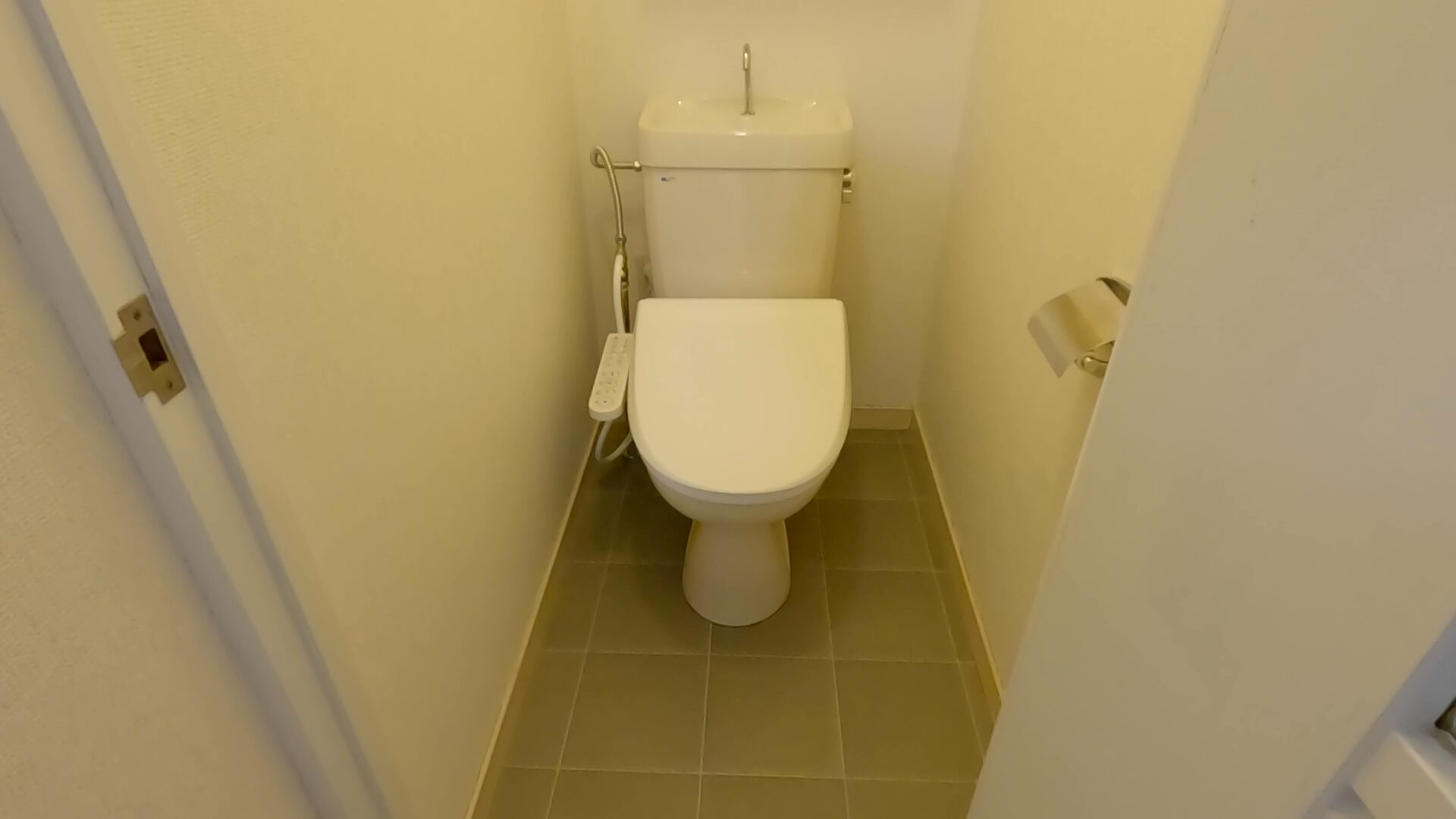 賃貸マンション（トイレリフォーム）