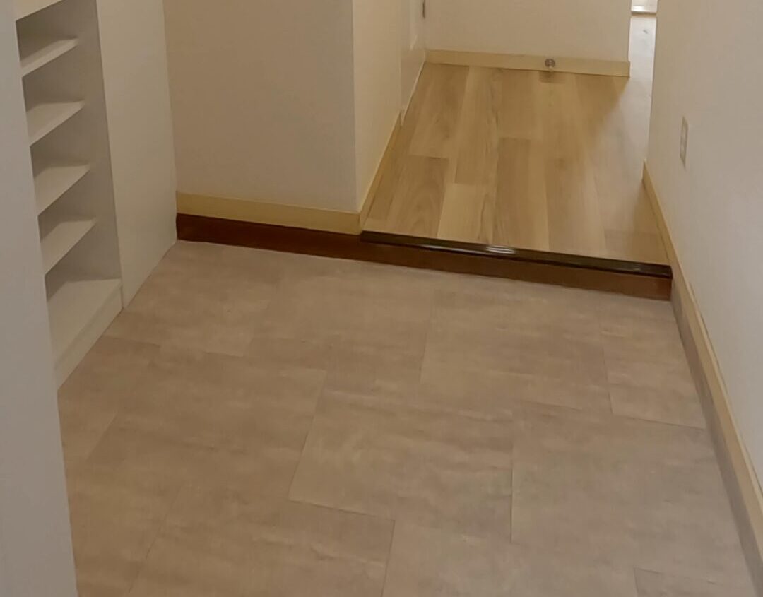 賃貸マンションリフォーム（玄関口）