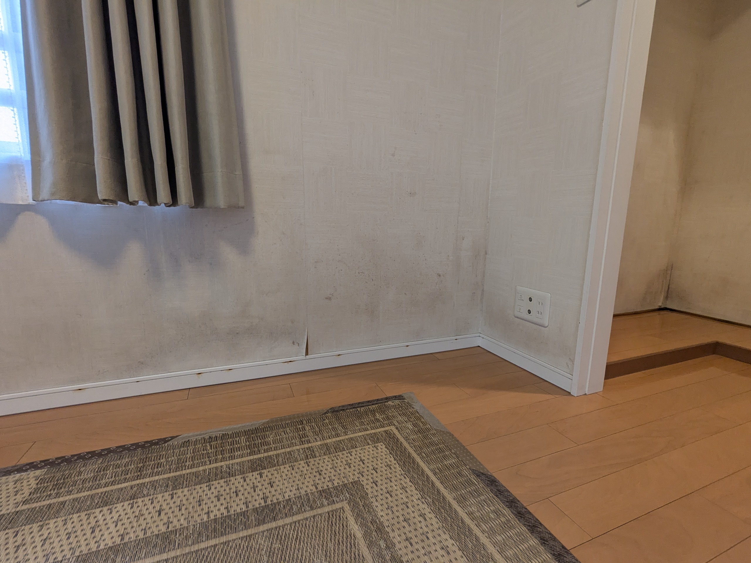 お部屋の壁紙交換 BEFORE