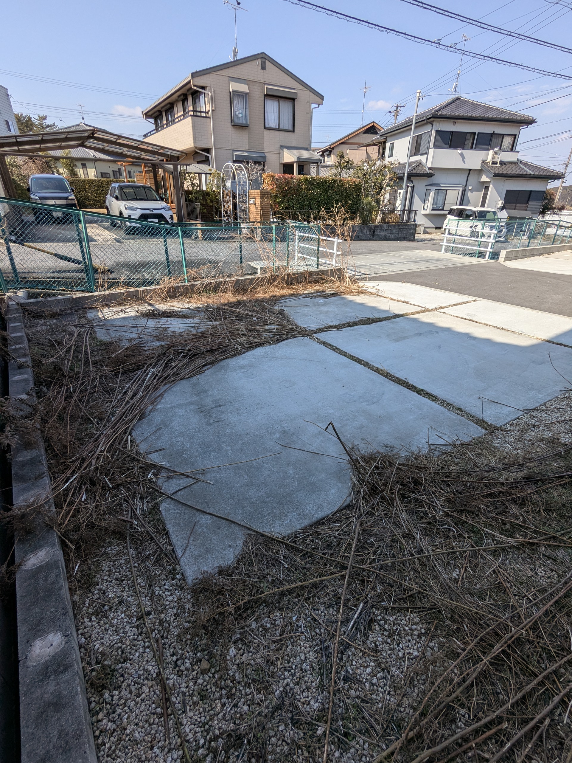 [雑草対策] 防草シート施工 BEFORE