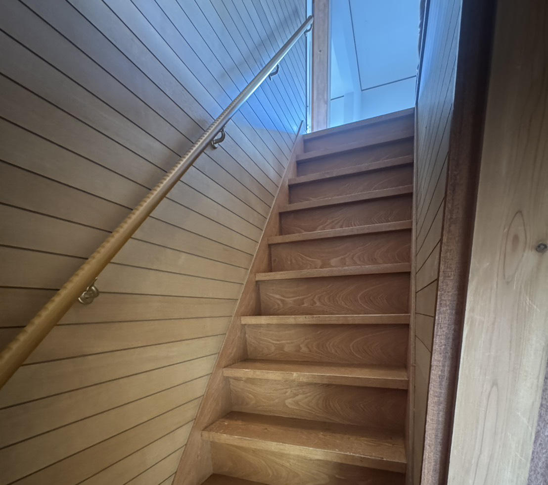 階段手すり取付け + 補強工事